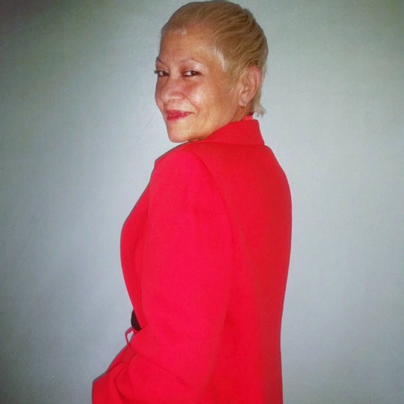 Meet your Posher, Gladys - Picture 1 of 1